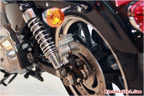 Harley-Davidson 883 Superlow 2014